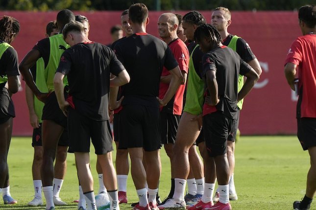 Allegri Enggan Memastikan AC Milan Bakal Ikuti Jejak Napoli