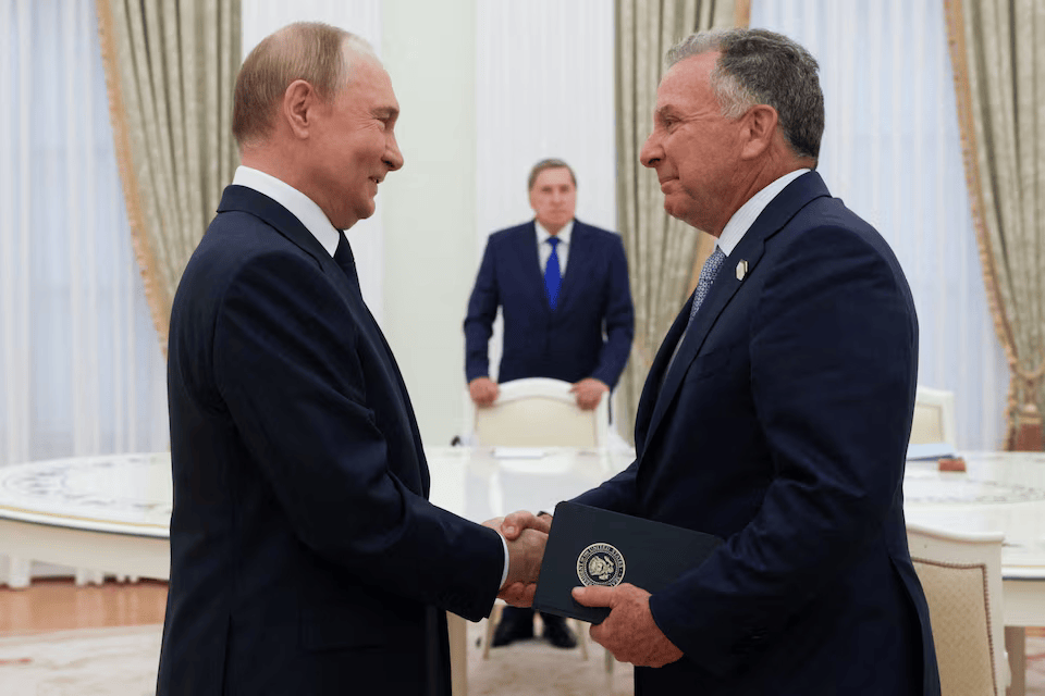 Rusia mengatakan Putin dan Witkoff mengadakan pembicaraan 'bermanfaat' saat batas waktu sanksi Trump semakin dekat