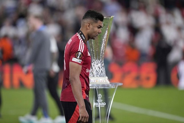 Ketimpangan yang Nyata! Gaji Setahun Carlos Baleba di Brighton Kalah dari Gaji Dua Pekan Casemiro di MU